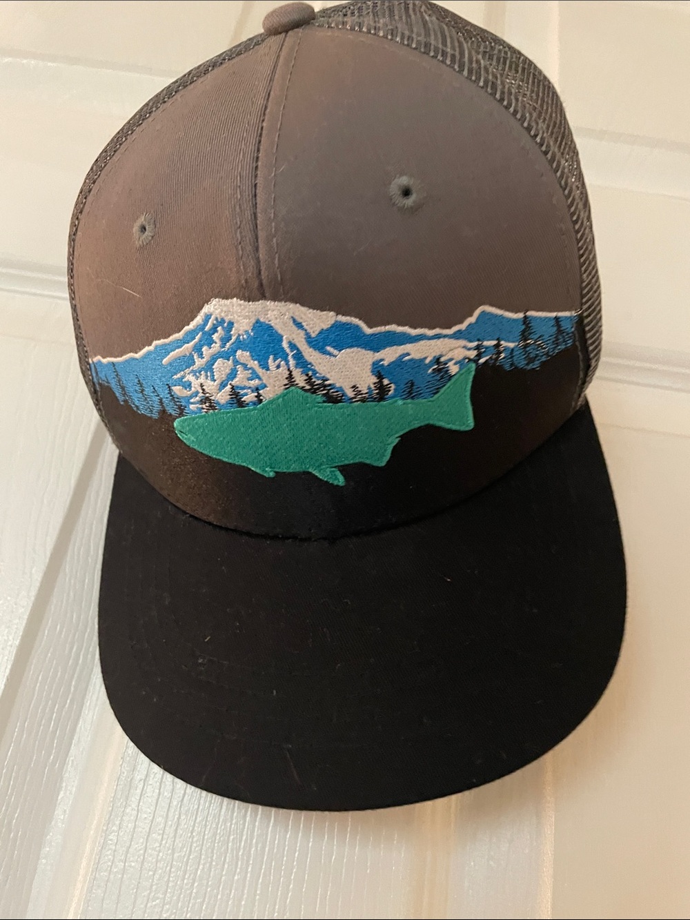 Green Trout Embroidered Mesh-Back Cap - Unbranded